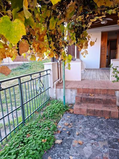 Image No.9-2 Bed Semi-Detached for sale