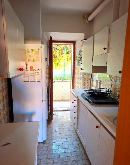 Image No.16-2 Bed Semi-Detached for sale