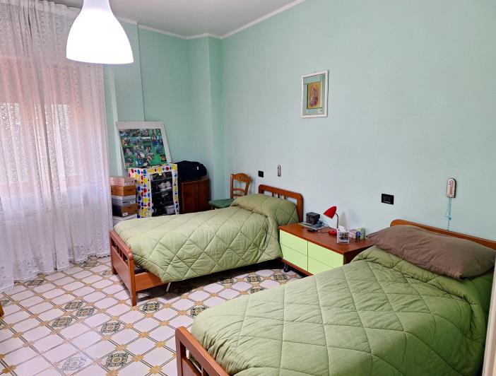 Image No.17-2 Bed Apartment for sale