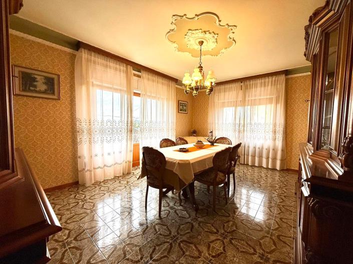 Image No.20-4 Bed House/Villa for sale