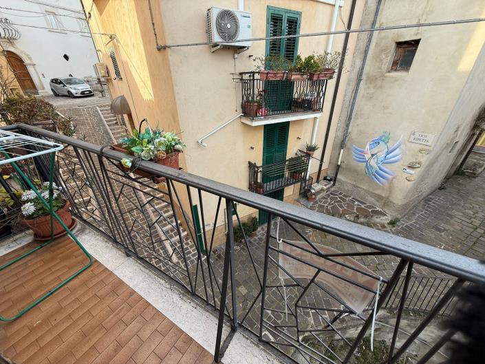 Image No.17-2 Bed Semi-Detached for sale