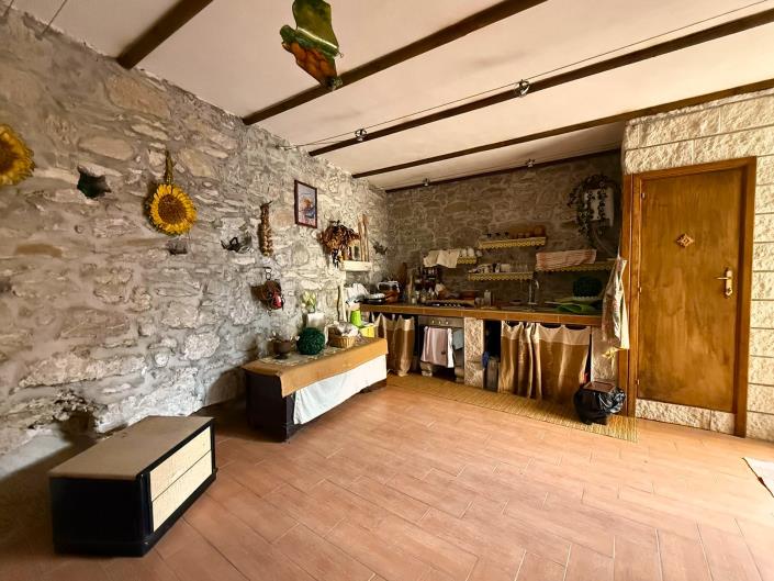 Image No.21-2 Bed Semi-Detached for sale