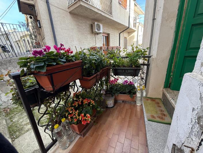 Image No.2-2 Bed Semi-Detached for sale