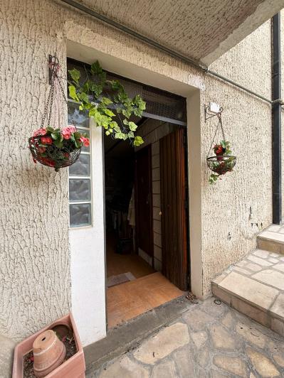 Image No.20-2 Bed Semi-Detached for sale