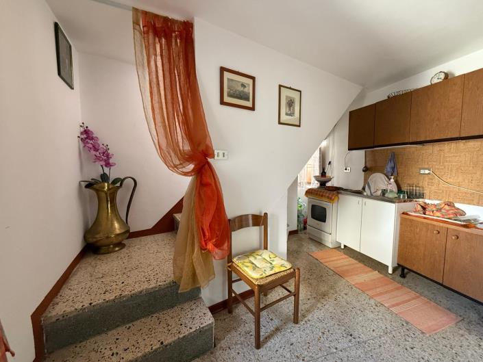 Image No.7-2 Bed Semi-Detached for sale