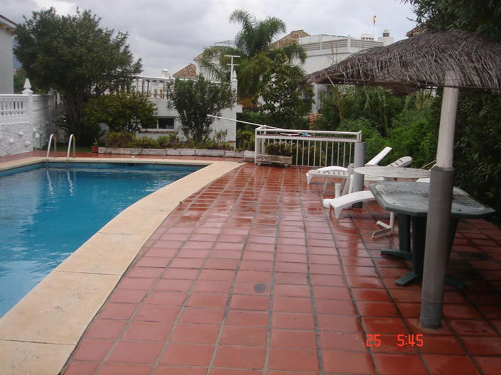 Image No.15-2 Bed House for sale