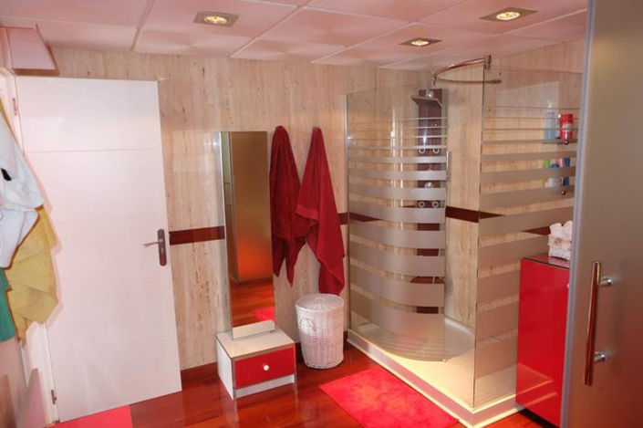 Image No.11-6 Bed House for sale