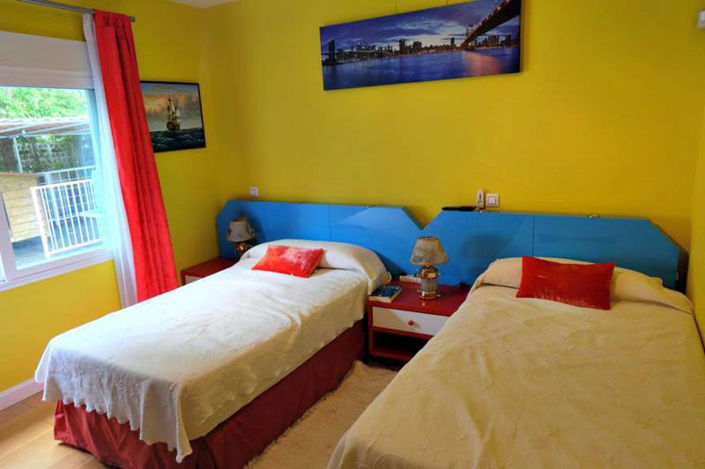 Image No.26-6 Bed House for sale