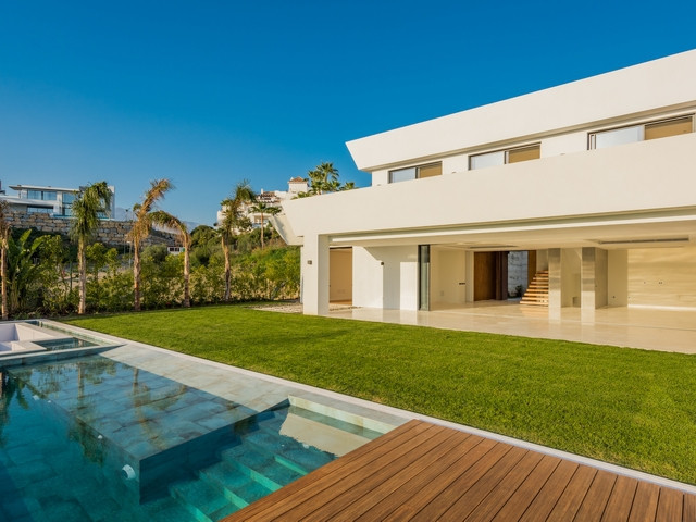 Image No.16-5 Bed House for sale