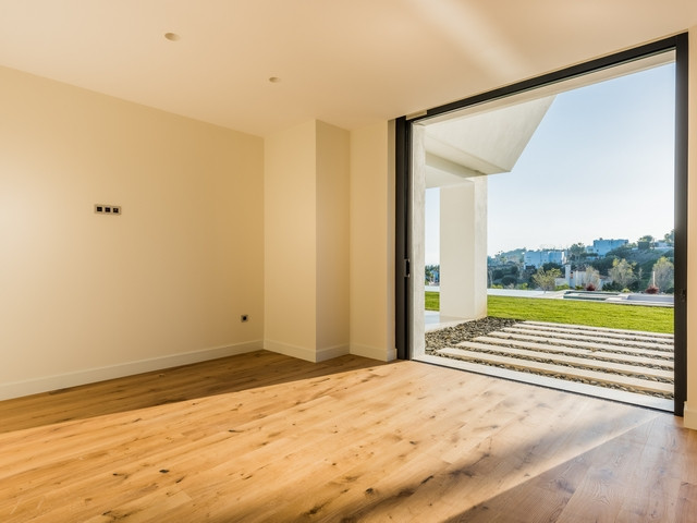 Image No.19-5 Bed House for sale