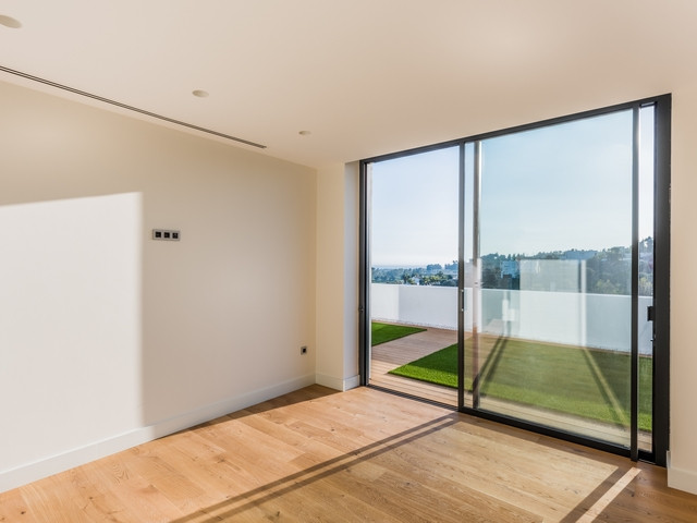 Image No.21-5 Bed House for sale