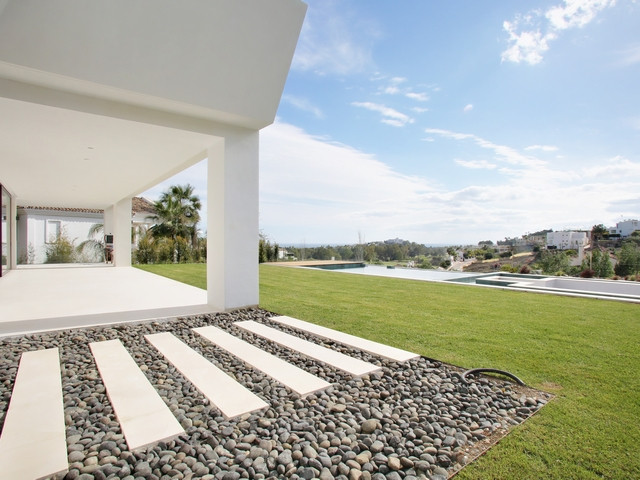 Image No.9-5 Bed House for sale