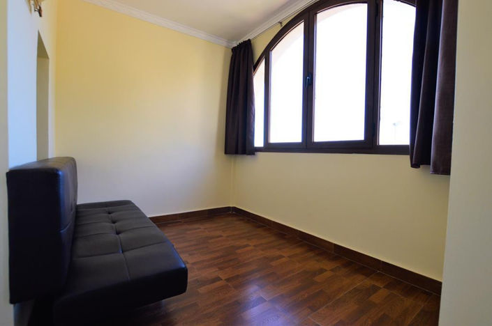 Image No.17-5 Bed House for sale