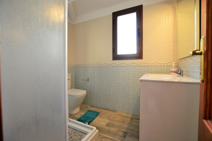 Image No.25-5 Bed House for sale