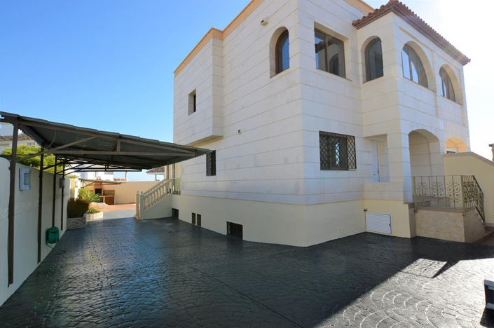 Image No.3-5 Bed House for sale