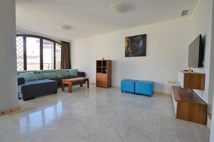 Image No.6-5 Bed House for sale