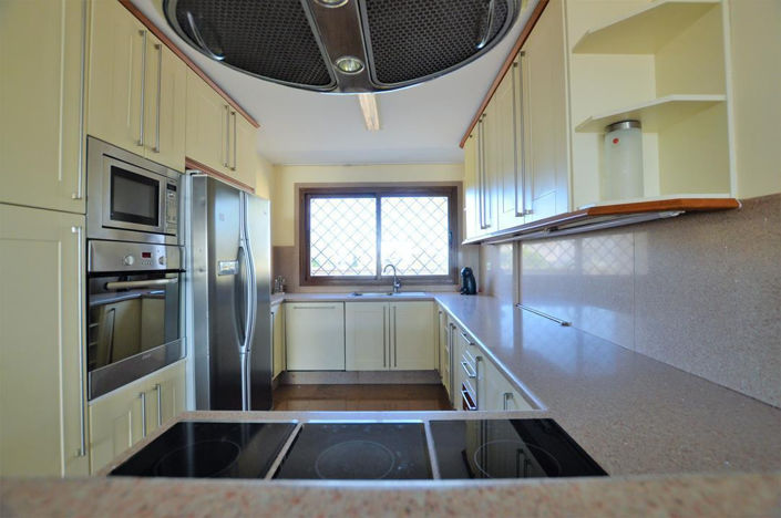 Image No.8-5 Bed House for sale