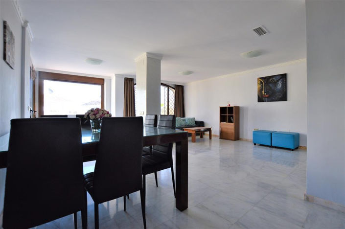 Image No.9-5 Bed House for sale