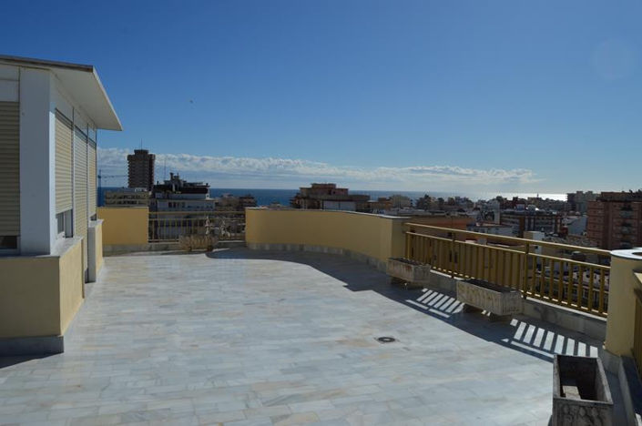 Image No.1-6 Bed Apartment for sale