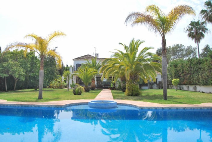 Image No.3-6 Bed Villa for sale