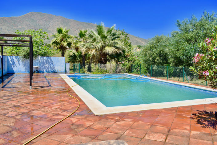 Image No.3-4 Bed Villa for sale