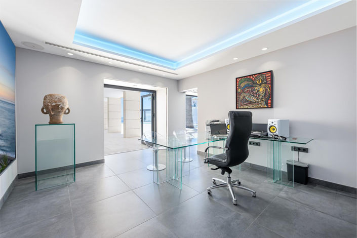 Image No.27-4 Bed House for sale