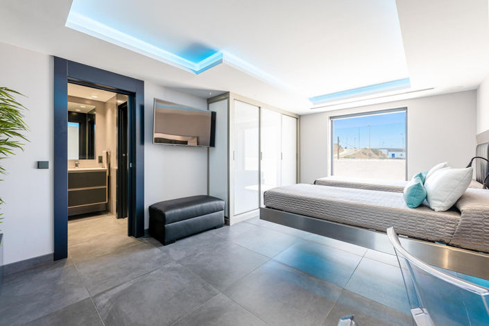 Image No.49-4 Bed House for sale