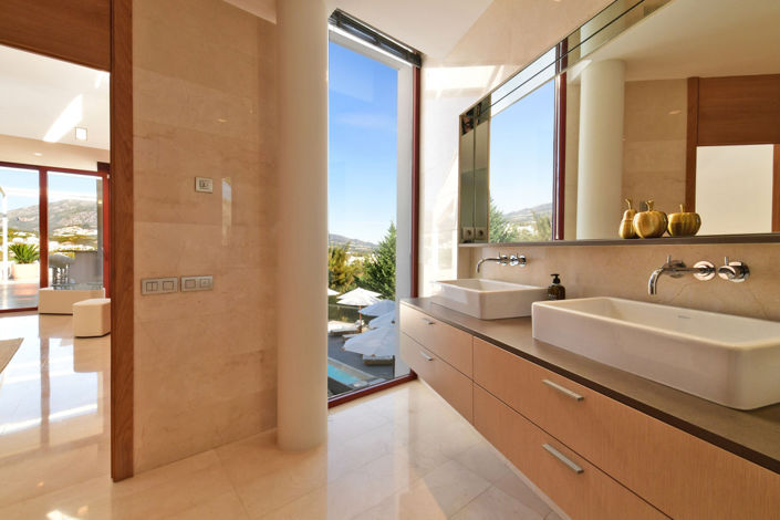 Image No.13-7 Bed House for sale