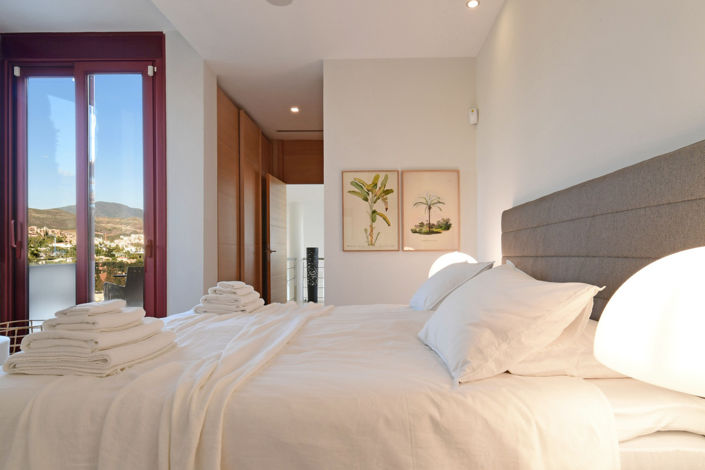 Image No.18-7 Bed House for sale