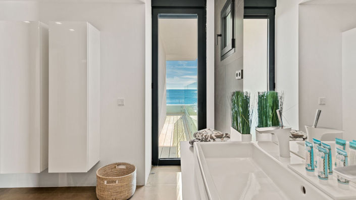 Image No.16-6 Bed House for sale