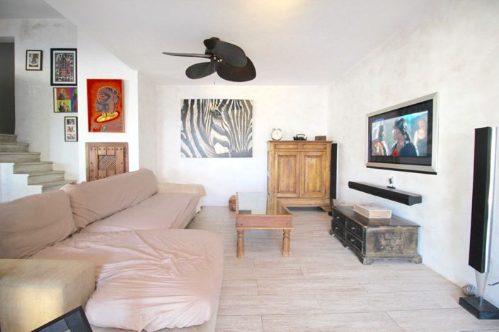 Image No.10-3 Bed House for sale