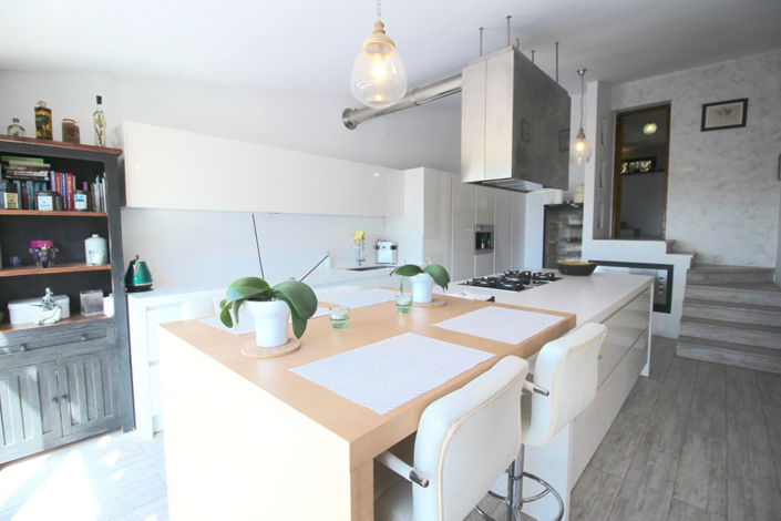 Image No.5-3 Bed House for sale