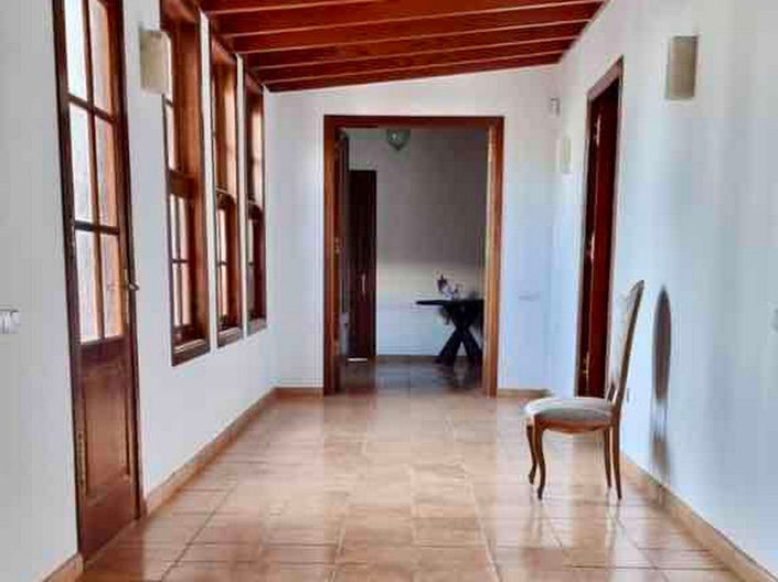 Image No.10-3 Bed House for sale
