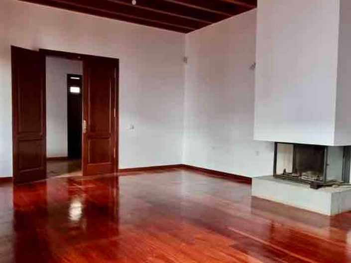 Image No.12-3 Bed House for sale