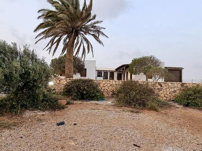 Image No.17-3 Bed House for sale