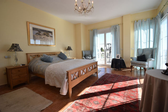 Image No.11-4 Bed House for sale