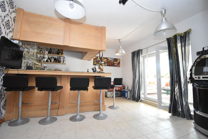 Image No.15-4 Bed House for sale