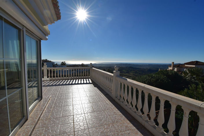 Image No.18-4 Bed House for sale