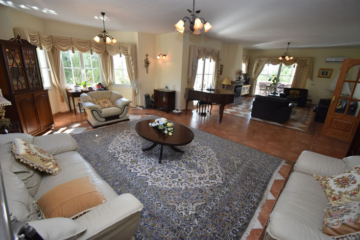 Image No.24-4 Bed House for sale