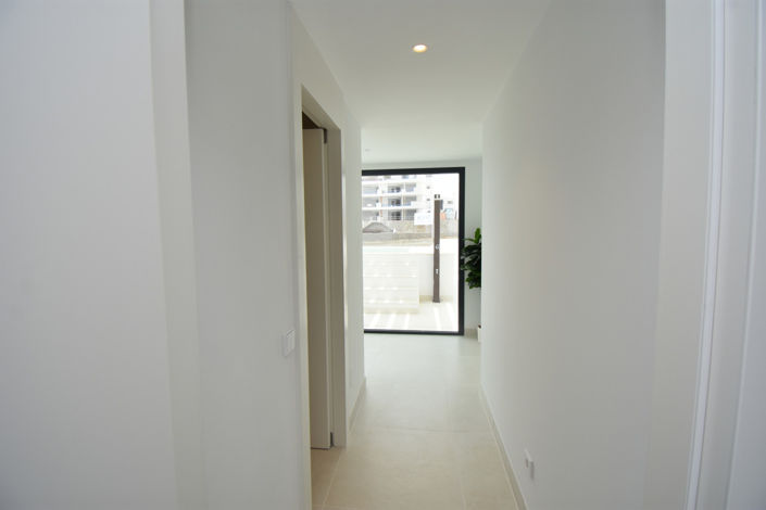 Image No.8-2 Bed Apartment for sale