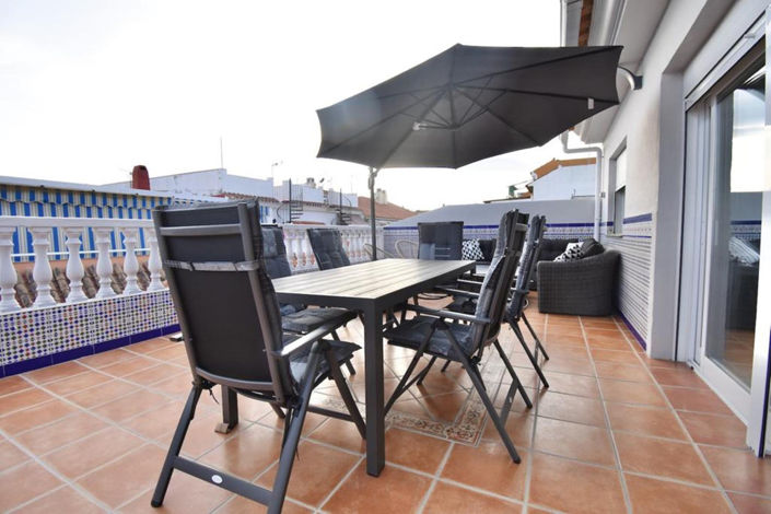 Image No.1-Commercial de 15 chambres à vendre à Fuengirola