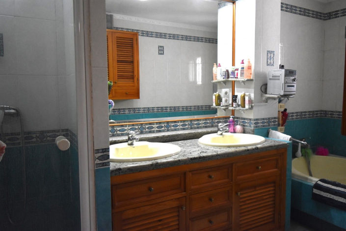 Image No.7-4 Bed Townhouse for sale