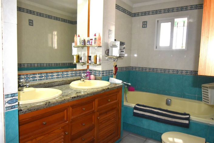 Image No.9-4 Bed Villa for sale