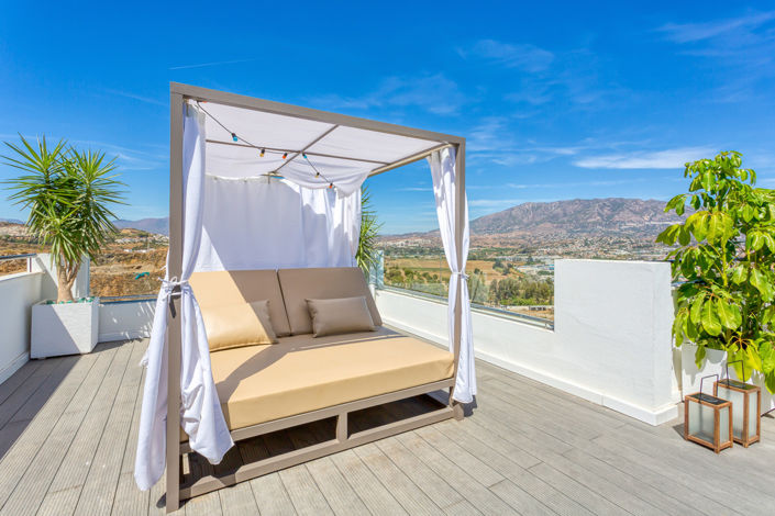 Image No.32-2 Bed Property for sale