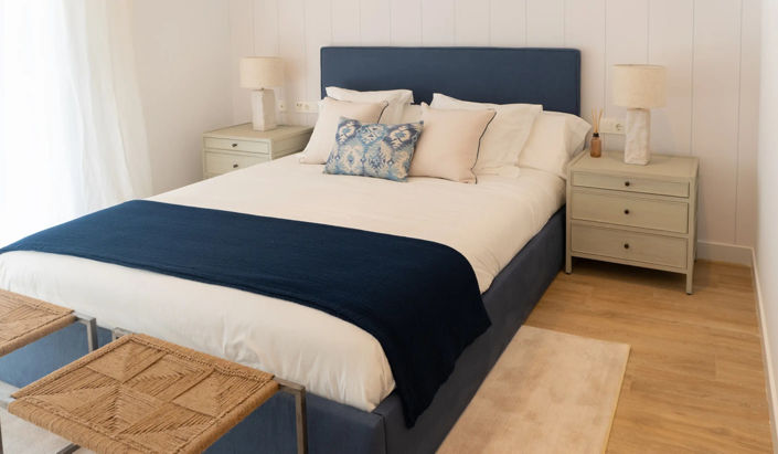 Image No.12-2 Bed Property for sale