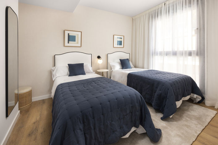 Image No.12-2 Bed Property for sale