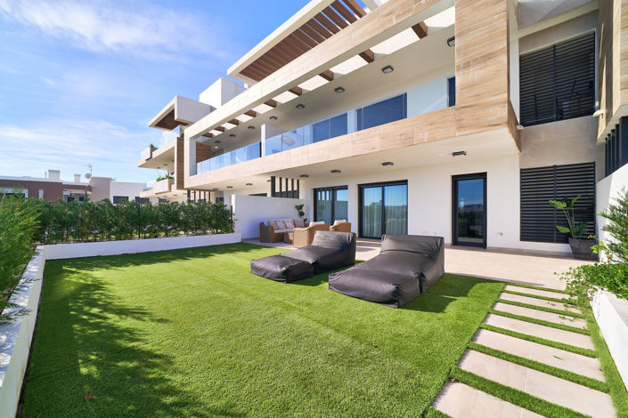 Image No.11-2 Bed Property for sale