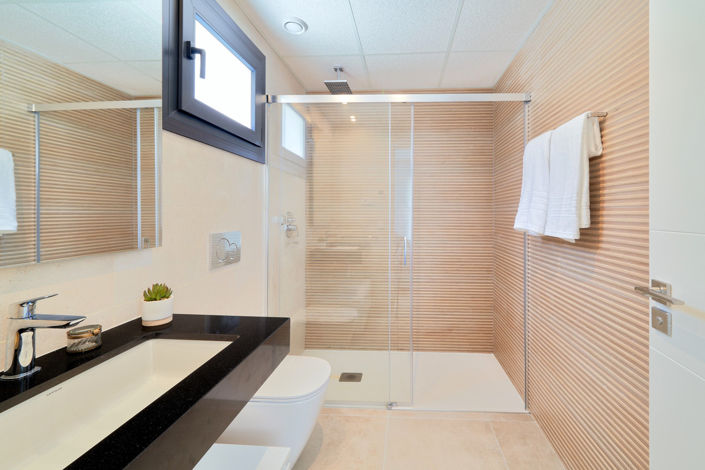 Image No.28-2 Bed Property for sale