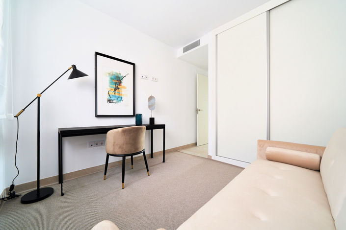 Image No.12-2 Bed Property for sale