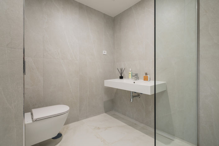 Image No.29-3 Bed Property for sale